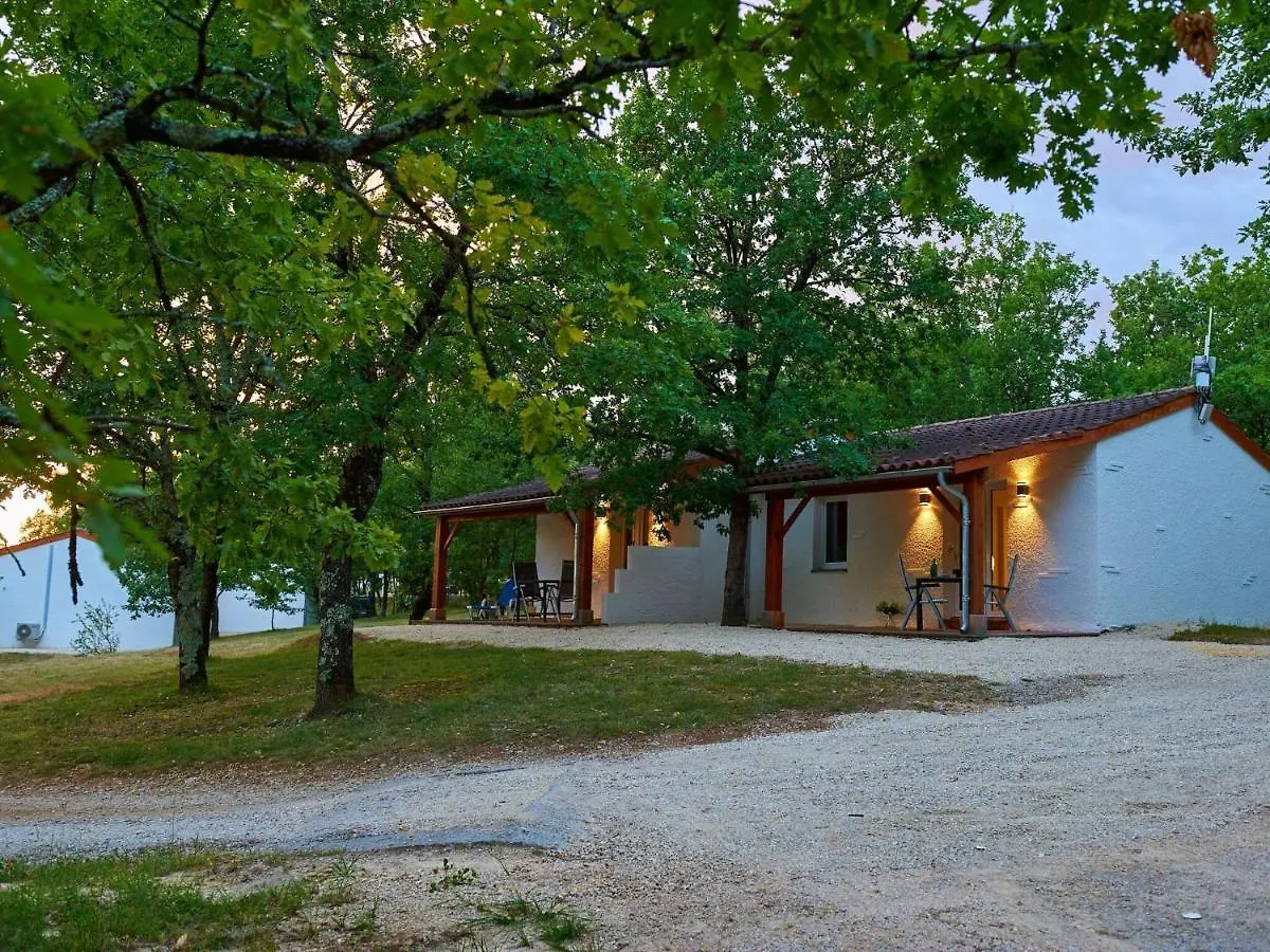 Bungalow With A Terrace On A Hill In Dordogne Mauroux