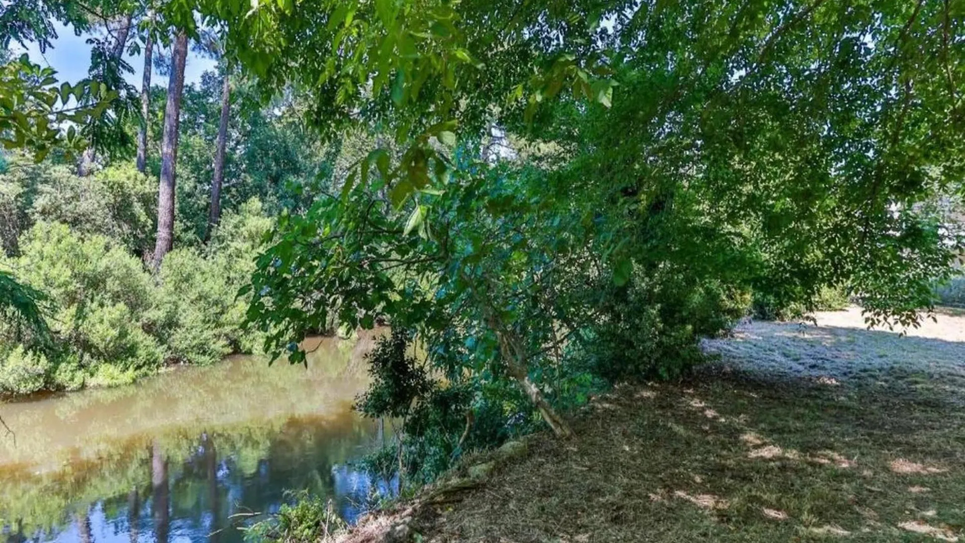 Bungalow With A Terrace On A Hill In Dordogne Mauroux  Mauroux (Lot)